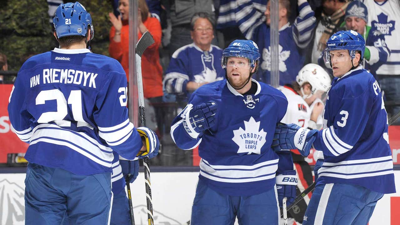 Red-hot Kessel scores 3, Maple Leafs win 6th straight at home